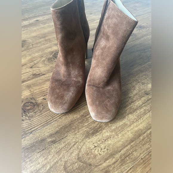 Brown suede bootie, tortoise shell heel - Picture 5 of 5